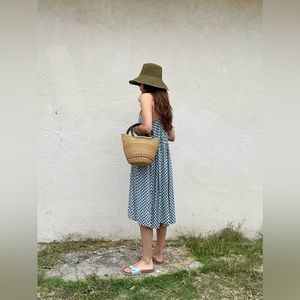 The great 100% silk slip dress size 0 (fits more like a S/M)